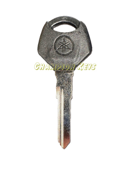 YAMAHA KEY OEM (1WD-H2511-09-00) Key Code Series: 1001-3713, Year: 2015-2026, Models: YZFR3, MT03