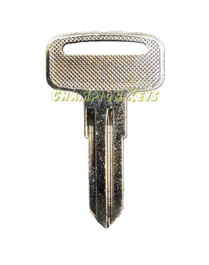 POLARIS KEY OEM (4010287, 4010321) Key Code Series: 2000-2099 R, 2100-2199 R, 2200-2299 L, 2300-2399 L, 2700-2799 L, 2800-2899 L, 6700-6799 R, 2800-2899 R, A00000-A99999, B00000-B99999