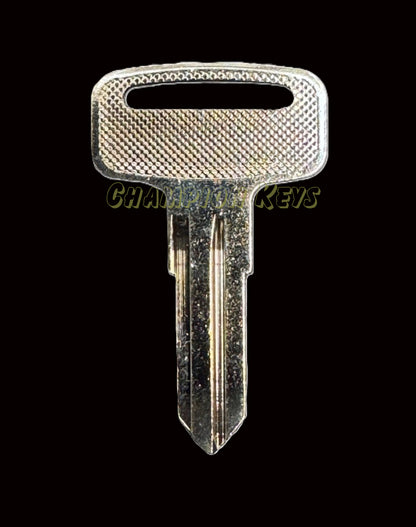 POLARIS KEY OEM (4010287, 4010321) Key Code Series: 2000-2099 R, 2100-2199 R, 2200-2299 L, 2300-2399 L, 2700-2799 L, 2800-2899 L, 6700-6799 R, 2800-2899 R, A00000-A99999, B00000-B99999